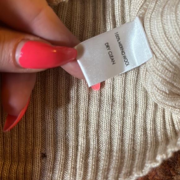 Calvin Klein sweater - Picture 3 of 3